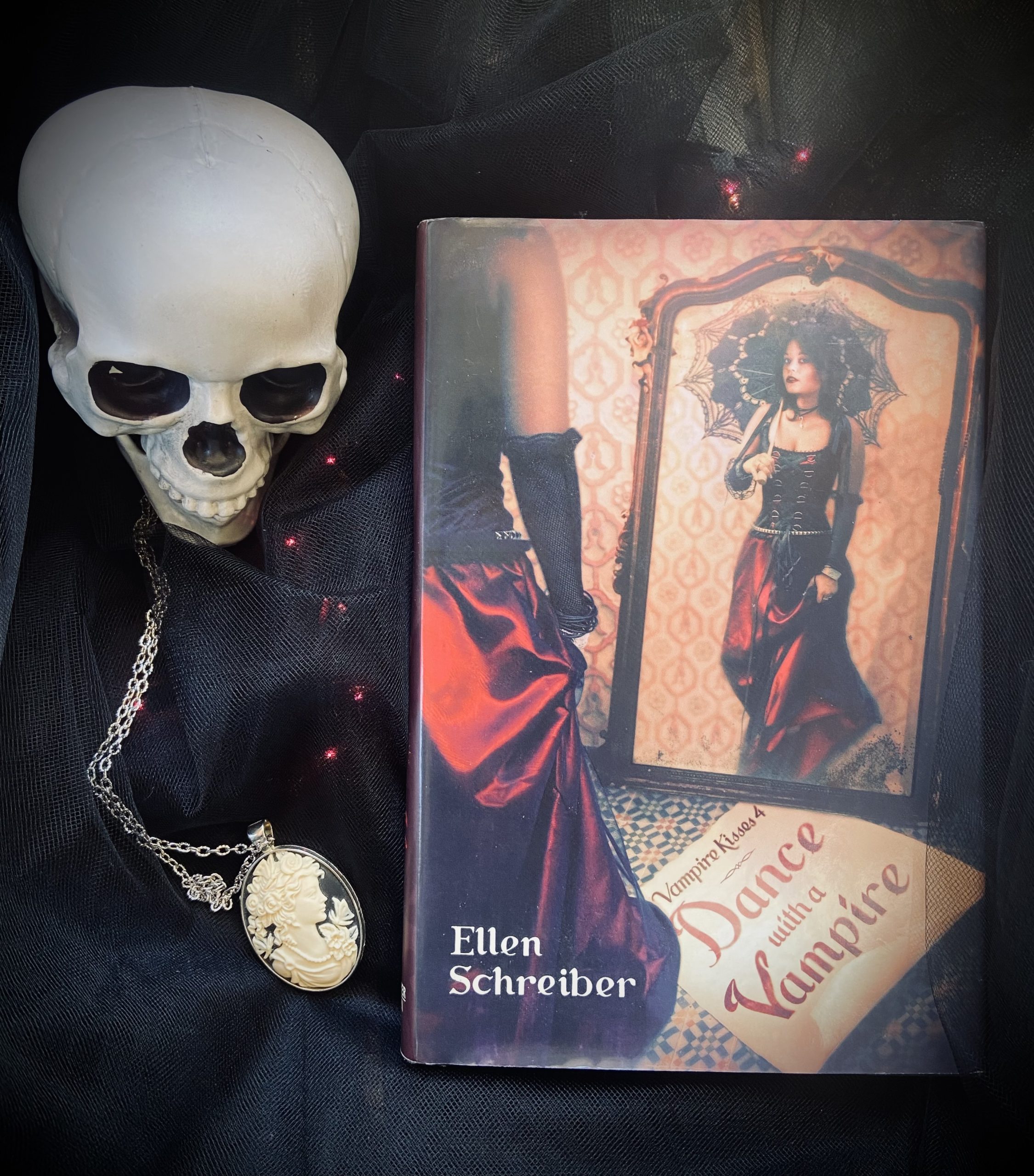 Vampire Kisses Series by Ellen Schreiber: The Book Series You Need to ...